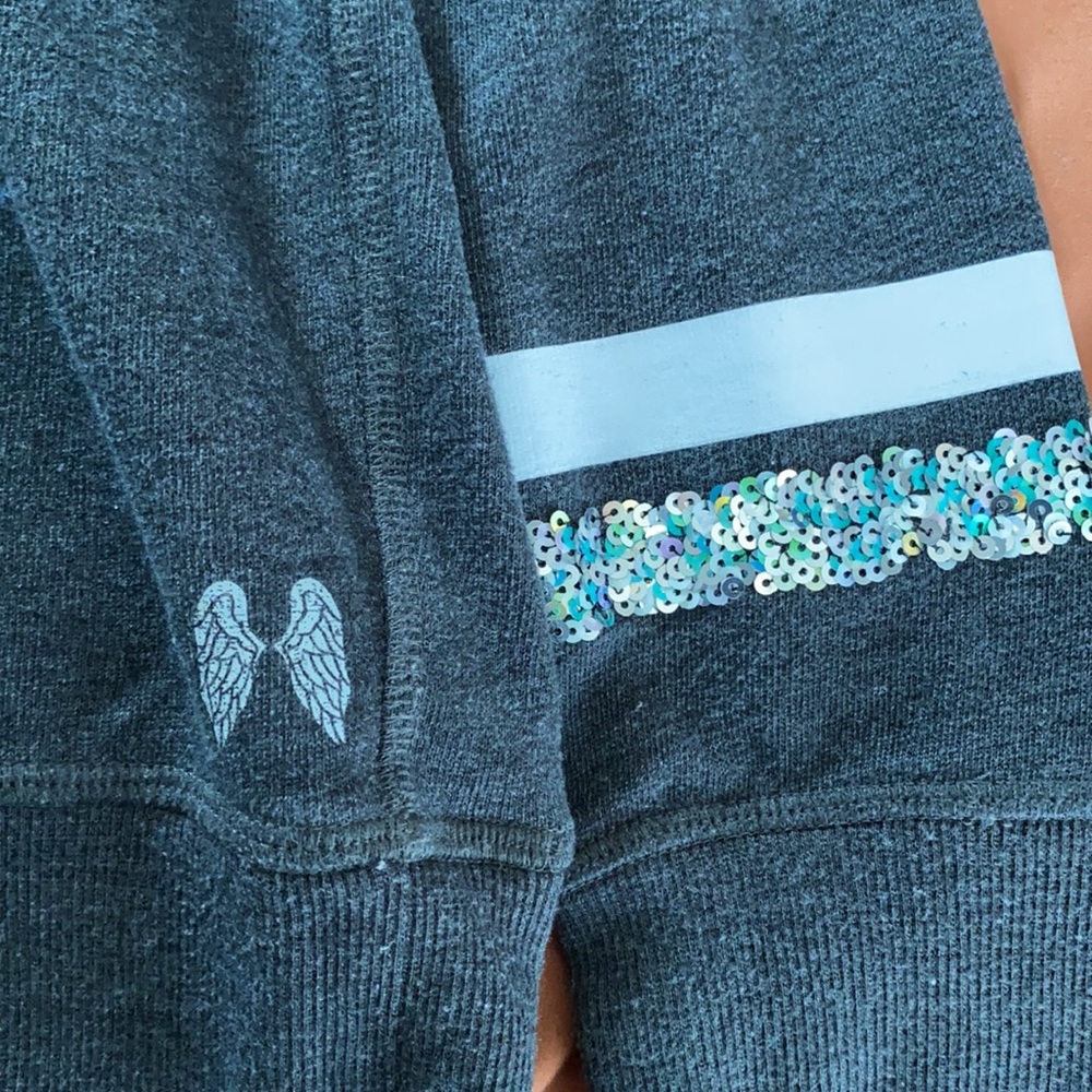 Love VS hoodie